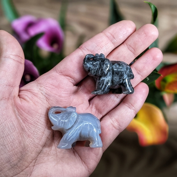 Metaphysical Healing Crystal Elephant Gemstone | Body Balance Gemstone - Picture 5 of 10